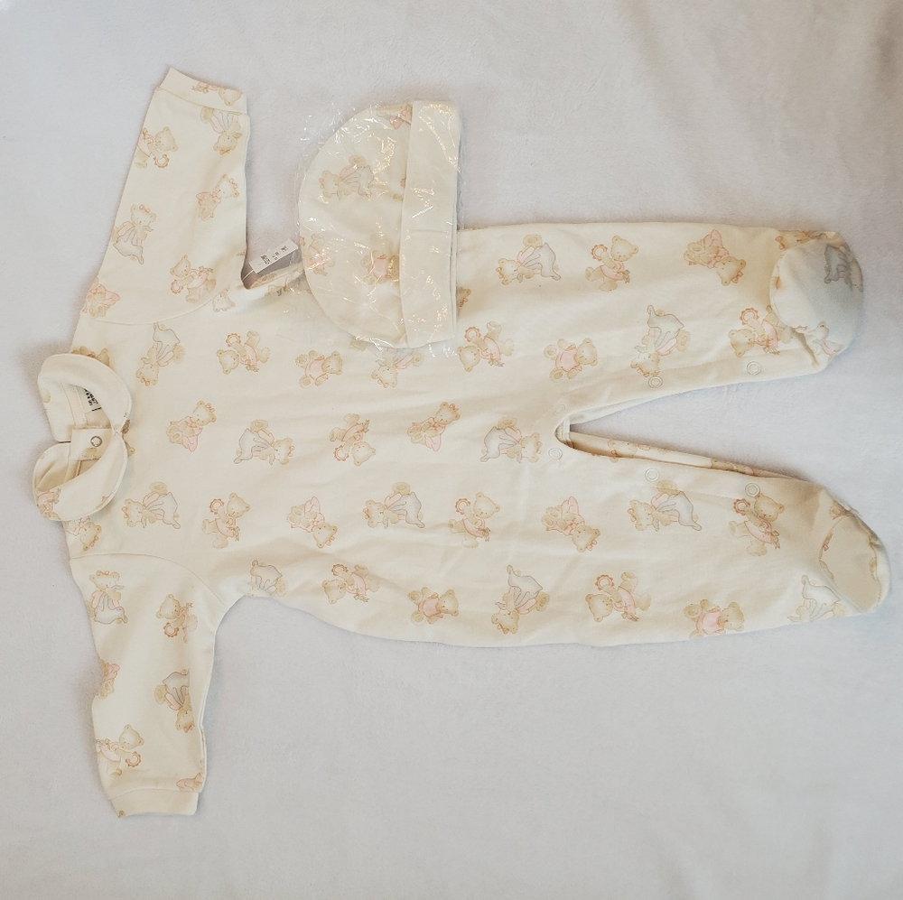 Adorable 5/25$ unisex footie onsie w/teadybears